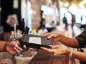 Makan Sampai Rp 10 Juta, Pelanggan Ini Dikritik karena Hanya Beri Tip Sedikit
