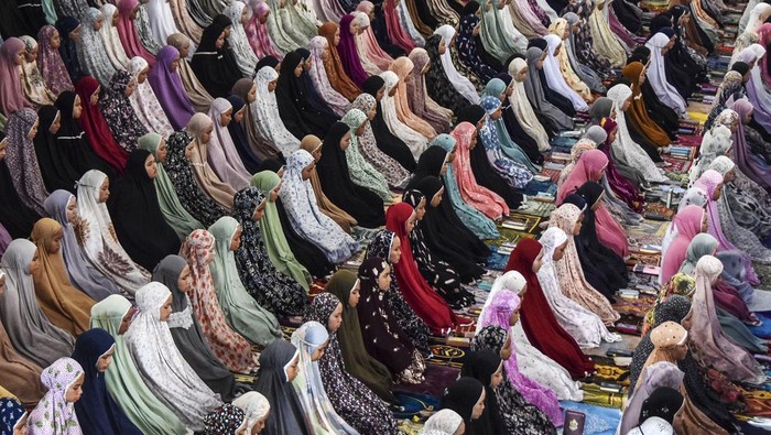 Melihat Kegiatan Santri Saat Ramadan Ramadan telah tiba. Para santri pun melakukan berbagai kegiatan selama Ramadan. Yuk lihat dari dekat kegiatannya.