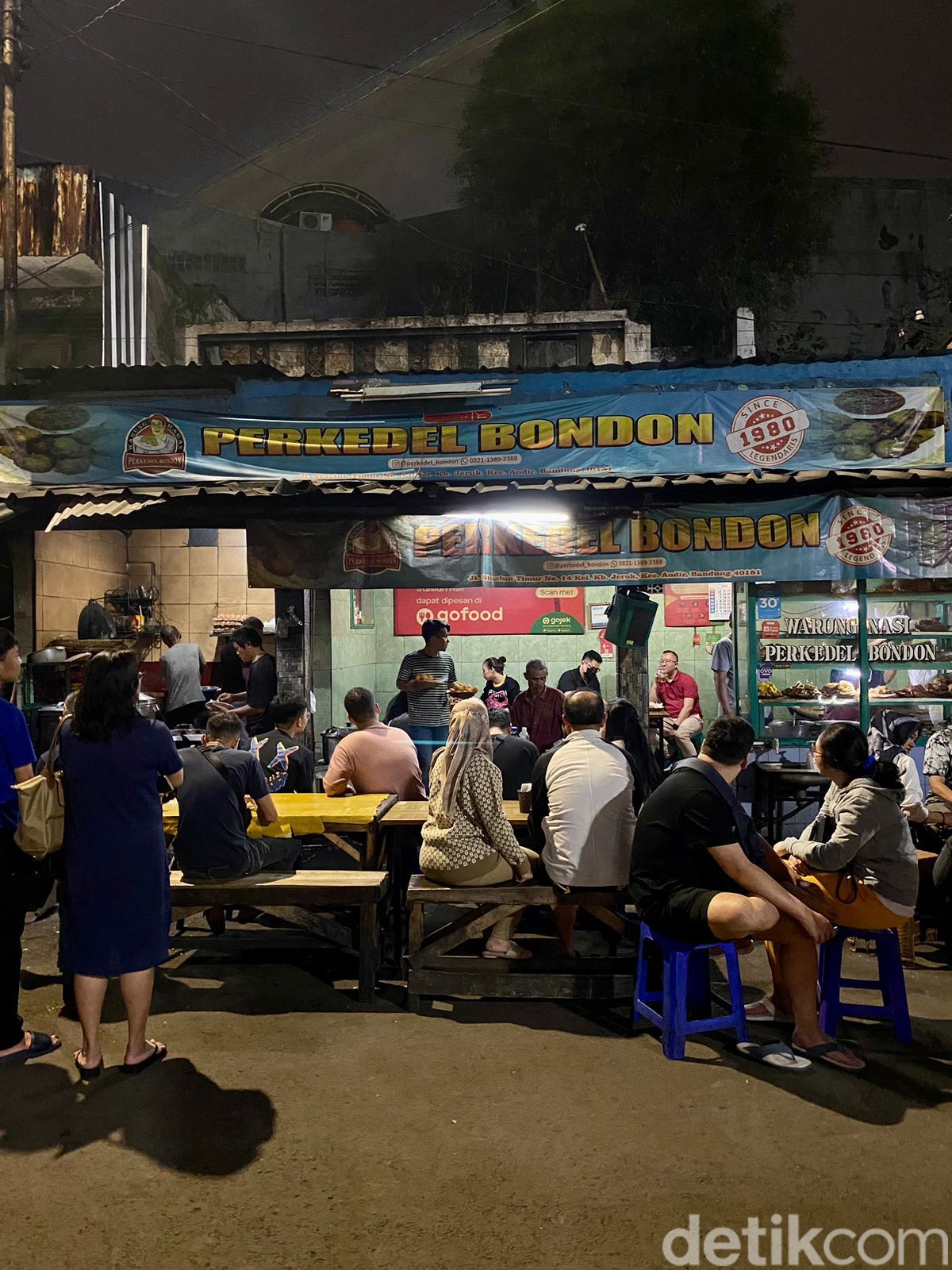 Mencicipi Perkedel Bondon, Kuliner Malam Ikonik Bandung Sejak 1980
