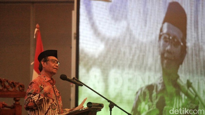 Ketua Umum Lembaga Persahabatan Ormas Islam (LPOI) Said Aqil Siroj resmi membuka Tadarus Kebangsaan di Jakarta, Sabtu (25/3). Acara itu turut diikuti 25 ormas Islam.