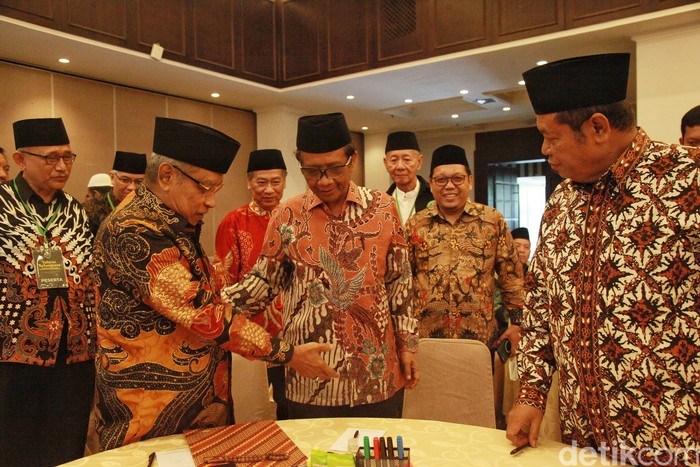 Ketua Umum Lembaga Persahabatan Ormas Islam (LPOI) Said Aqil Siroj resmi membuka Tadarus Kebangsaan di Jakarta, Sabtu (25/3). Acara itu turut diikuti 25 ormas Islam.