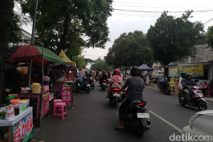Pasar takjil di Kota Pasuruan