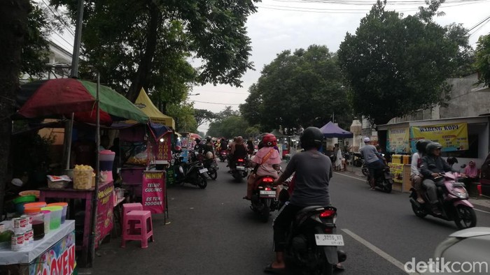 Pasar takjil di Kota Pasuruan