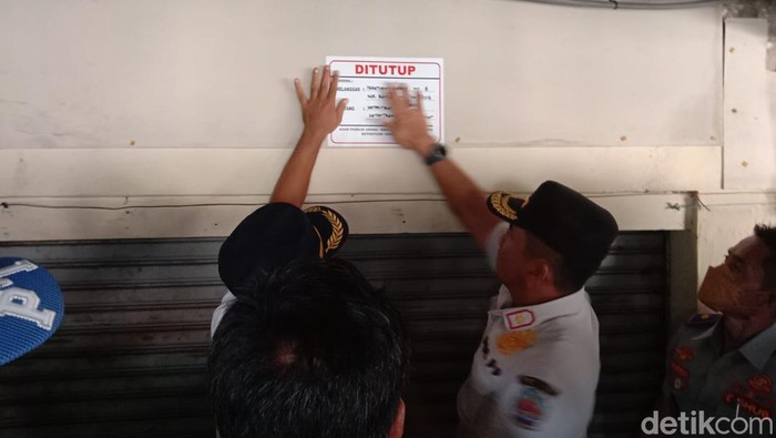 Penyegelan kios Bangkalan