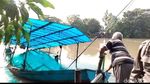 Penampakan Perahu Tambang Tenggelam di Sungai Brantas Kemlaten Surabaya