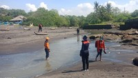 Sayangnya, Pantai Nyanyi tidak direkomendasikan untuk berenang bagi wisatawan yang berkunjung. Mengingat ombak yang cukup besar dan tinggi (Foto: istimewa)