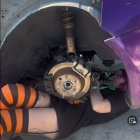 Sejak awal, Peyton mengaku tidak memiliki banyak teman wanita ketika mulai belajar jadi mekanik. Ketika aku mulai menjalani kursus teknisi otomotif, aku satu-satunya wanita dalam seluruh kelas berisi 100 orang, ungkap Peyton.Foto: Instagram/TikTok Peyton Cicconi