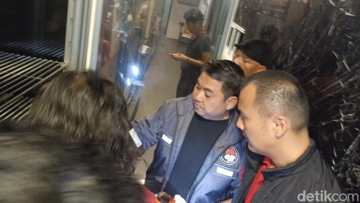 Polisi sita miras di klub malam Jaksel.