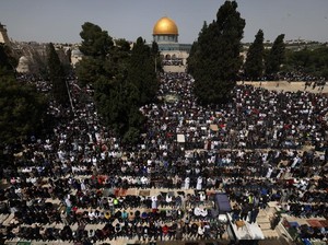 Puluhan Ribu Jemaah Salat Jumat di Masjid Al-Aqsa Saat Awal Ramadan