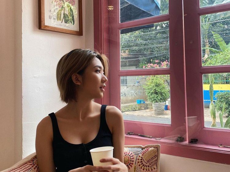 Momen Rachel Florencia saat Hangout di Kafe Kekinian