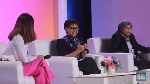 Retno Lestari Priansari Marsudi Menteri Luar Negeri dalam acara 