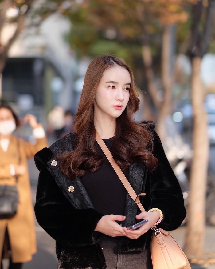Rinrada Yoshi Thurapan Rinrada Yoshi Thurapan