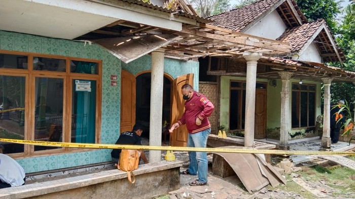 Rumah di Probolinggo diteror pelemparan mercon