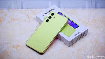 Diikuti dengan Samsung Galaxy A54 5G di peringkat delapan dengan 8,8 juta unit. Foto: Adi Fida Rahman/detikINET