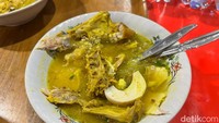 Slurpp! Ini Soto Ayam Ambengan Cak Ri Asli Surabaya yang Gurih Segar