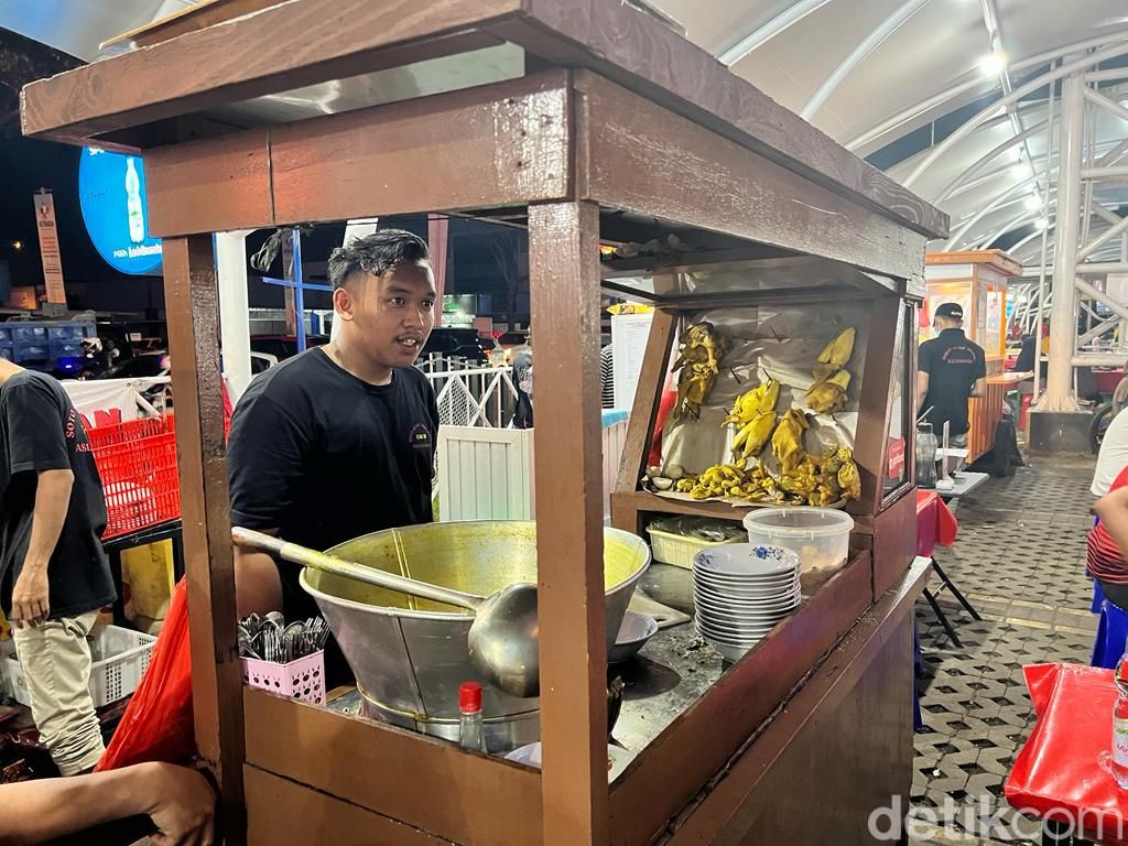 Slurpp! Ini Soto Ayam Ambengan Cak Ri Asli Surabaya yang Gurih Segar