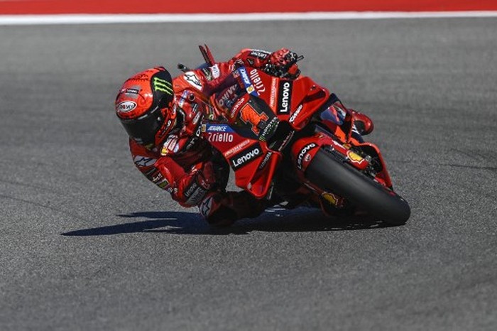 Ducati Italian rider Francesco Bagnaia rides during the third free practice session of the MotoGP Portuguese Grand Prix at the Algarve International Circuit in Portimao on March 25, 2023. (Photo by PATRICIA DE MELO MOREIRA / AFP)