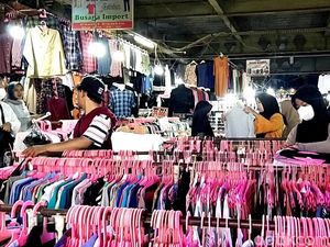Curhat Pedagang Pasar Gedebage Usai 200 Bal Baju Bekas Disita Petugas