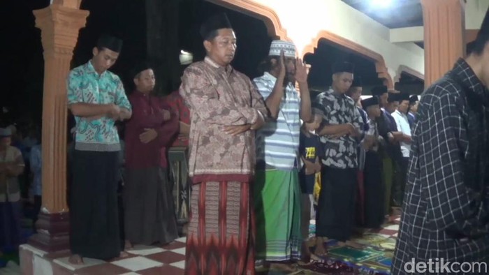 Tarawih kilat di Blitar