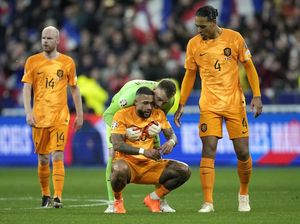 Belanda Dihukum Start Buruk