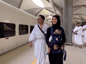 Masyaallah... Ustaz Syam Hadiahkan Haji Furoda ke Istri Berangkat Tahun Ini