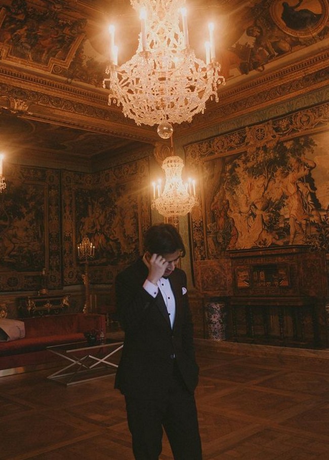 A night to remember indeed. Lamour est dans l’air,” tulis Vidi di keterangan fotonya. Foto: dok. Instagram