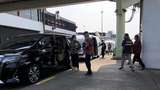 Viral Alphard-Mobil Bea Cukai Masuk Apron Bandara
