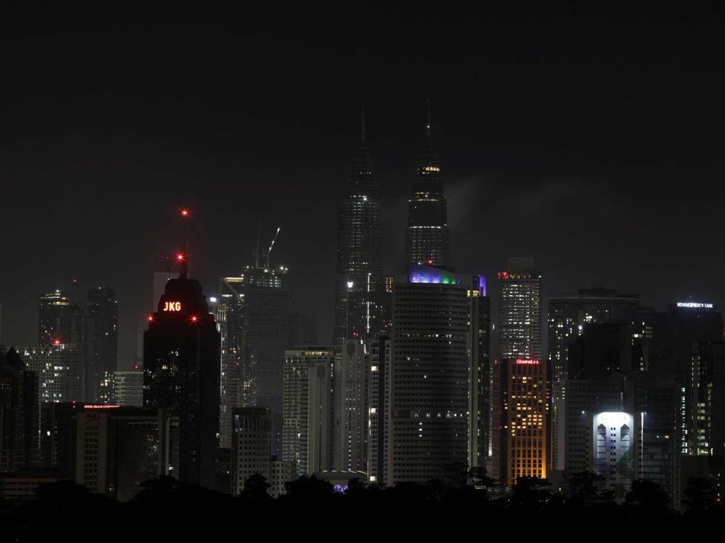 Ada Earth Hour, Pesona Menara Petronas Padam Sejenak