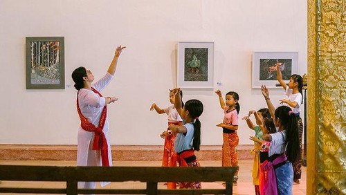 Agung Rai Museum of Art atau yang lebih dikenal dengan nama Museum Arma Ubud memamerkan koleksi karya terbaik dari pelukis-pelukis ternama. Simak ulasannya!