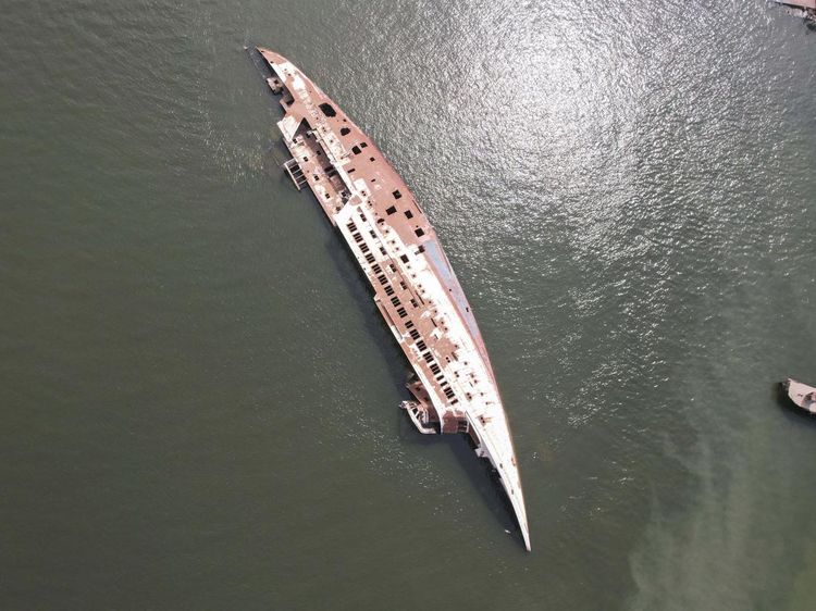 Al-Mansur, Kapal Pesiar Saddam Hussein yang Terbengkalai