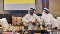 Bagi orang Arab, qahwa merupakan simbol keramahtamahan dan kedermawanan. Karenanya qahwa tak terpisahkan dari adat istiadat bangsa Arab. Foto: detikcom/Riska Fitria
