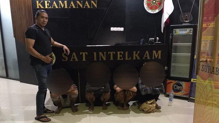 Empat gangster di Surabaya serang warkop diamankan