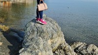 Bersantai di Pantai Pakkodian Tampahan.