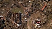 Pemandangan udara kota Rolling Fork, Mississippi, AS, setelah diterjang tornado, 25 Maret 2023.