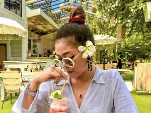 Gaya Grece Okta, Aspri Hotman Paris Ke-109 Saat Makan di Bali hingga Jakarta