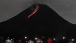 Gunung Merapi Menyala Kembali di Minggu Pagi