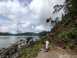 Empat Titik di Kawasan Telaga Ngebel Ponorogo Longsor Imbas Hujan Deras