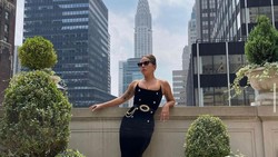 6 Potret Body Goals Lady Gaga, Disorot Netizen usai Foto Syuting Joker 2 Viral