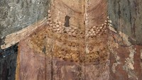 Menurut ahli ilmu Mesir Stephen Quirke dari Museum Petrie, lukisan potret Fayum setara dengan lukisan maestro Renaisans seperti Michelangelo dan Raphael, yang muncul 1.500 tahun kemudian. Abad Renaisans (14-17 M) sendiri dijuluki periode penuh pengetahuan dan seni. Foto: Lukisan potret mumi perempuan. (Carole Raddato)