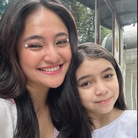 Penampilan Sienna pun sering mendapat beragam pujian dari para netizen. Tak sedikit yang mengatakan jika anak Marshanda itu terlihat begitu cantik. Pesonanya tampak menurun dari sang bunda. Foto: Instagram