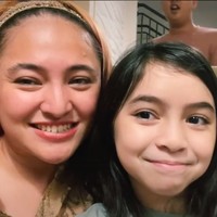 Potret Sienna bersama Marshanda. Berfoto berdampingan seperti ini keduanya memang tampak begitu mirip dan sama-sama cantik ya? Foto: Instagram