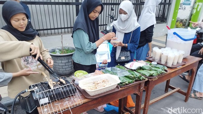 Penjual takjil di Gresik