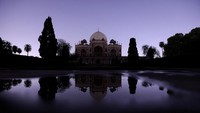 Pemandangan Humayuns Tomb di New Delhi, yang menjadi gelap saat Earth Hour. REUTERS/Anushree Fadnavis.