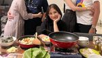 Prilly Latuconsina Hobi Masak di Dapur Rumah yang Keren