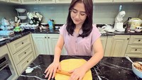 Prilly Latuconsina Hobi Masak di Dapur Rumah yang Keren