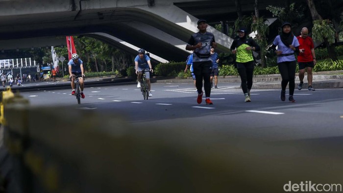 Meski tengah berpuasa, kita tetap harus produktif. Termasuk menjaga tubuh dengan berolahraga.