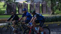 Semangat! Meski Berpuasa, Warga Tetap Berolahraga