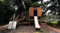 Ada juga fasilitas bermain anak-anak.