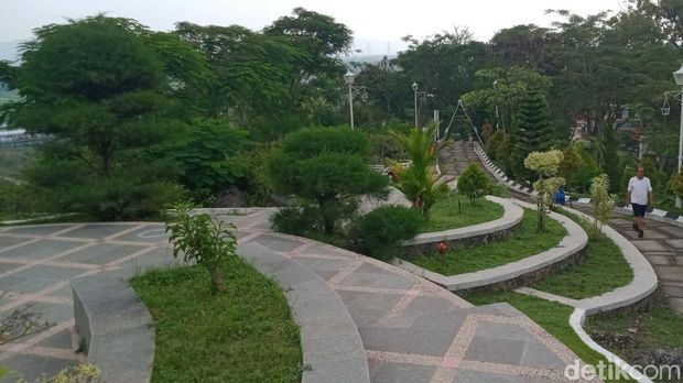 Suasana di objek wisata Bukit Sidoguro di Desa Krakitan, Kecamatan Bayat, Klaten.