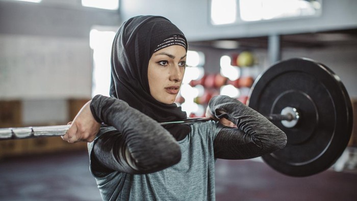 Ingin Kuat Menahan Haus Saat Puasa? Saran Ahli: Jaga Massa Otot!